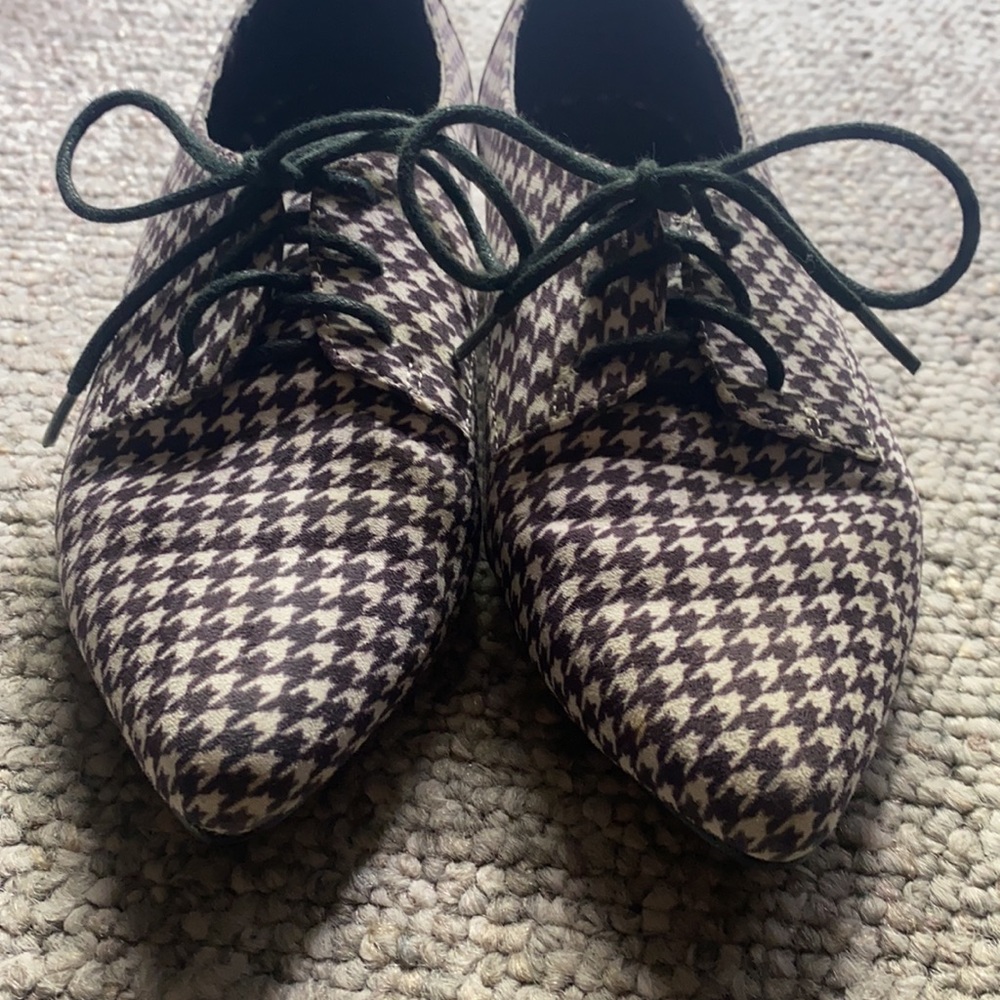 Shoes - Picture 4 of 4